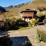 컨트리하우스 Valle De Bueida, Jacuzzi Solo En Casas El El Palacio Y Viscarcel Bárzana