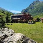 Valle De Bueida, Jacuzzi Solo En Casas El El Palacio Y Viscarcel 컨트리하우스