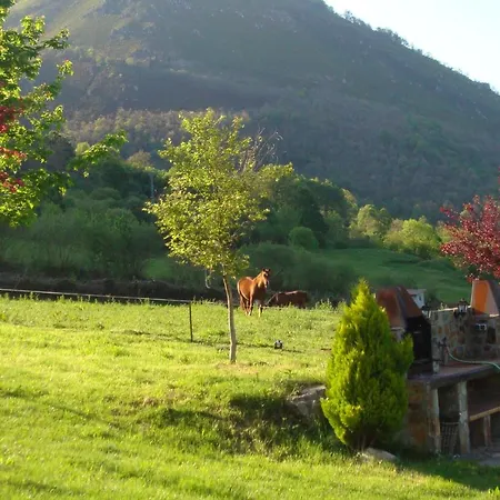 Casa di campagna Valle De Bueida, Jacuzzi Solo En Casas El El Palacio Y Viscárcel Bárzana